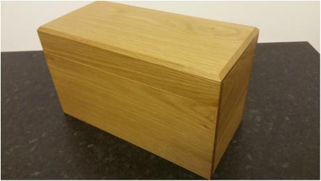 Oak box, with internal tray and divider